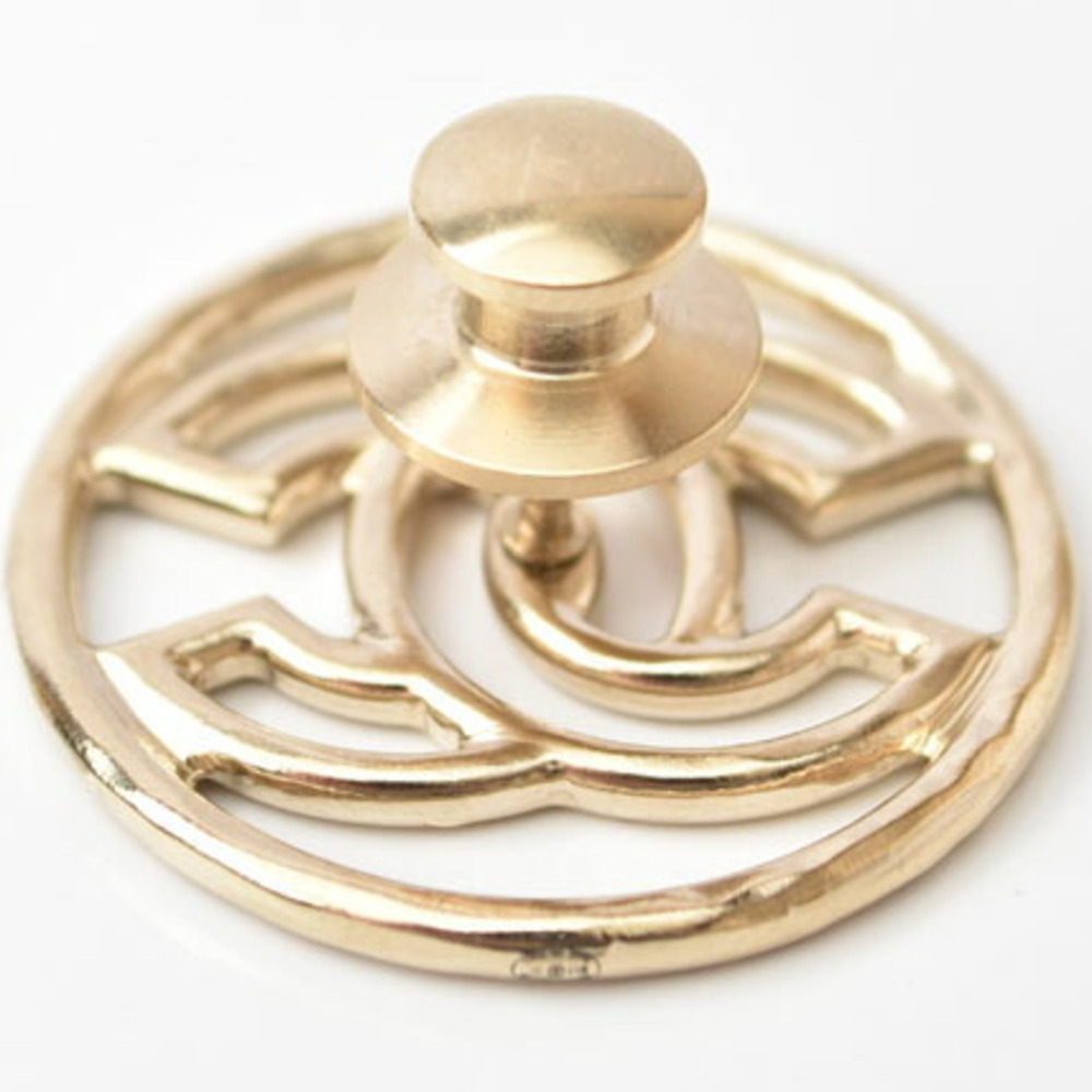 CHANEL Authentic Gold Logo Brooch - Picture 4 of 5
